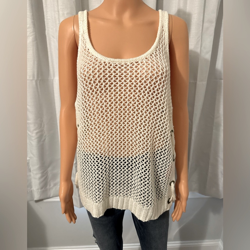 Great Ava Couture size M white crochet side tie sleeveless racer back sweater
